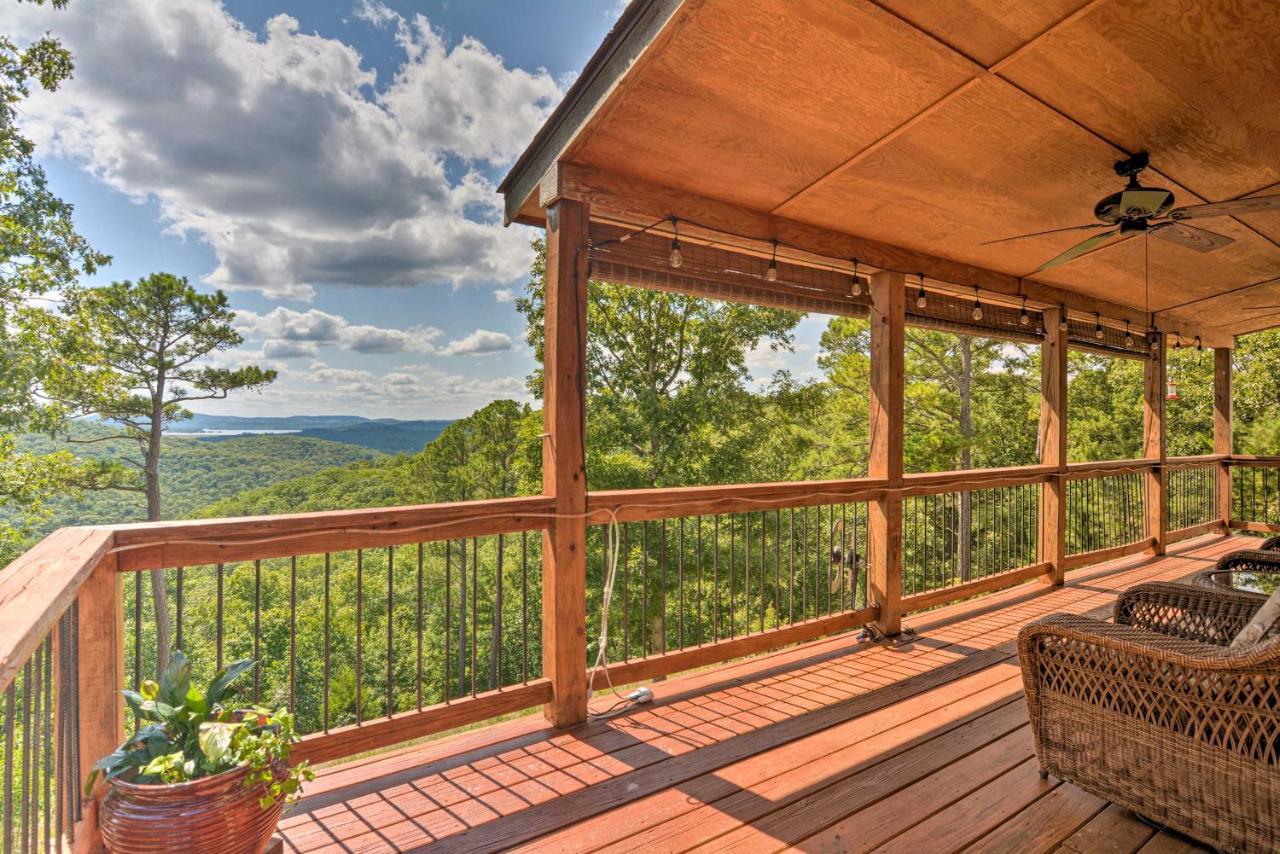 Spacious Log Cabin With Fire Pit And Game Room! Юрика Спрингс Экстерьер фото