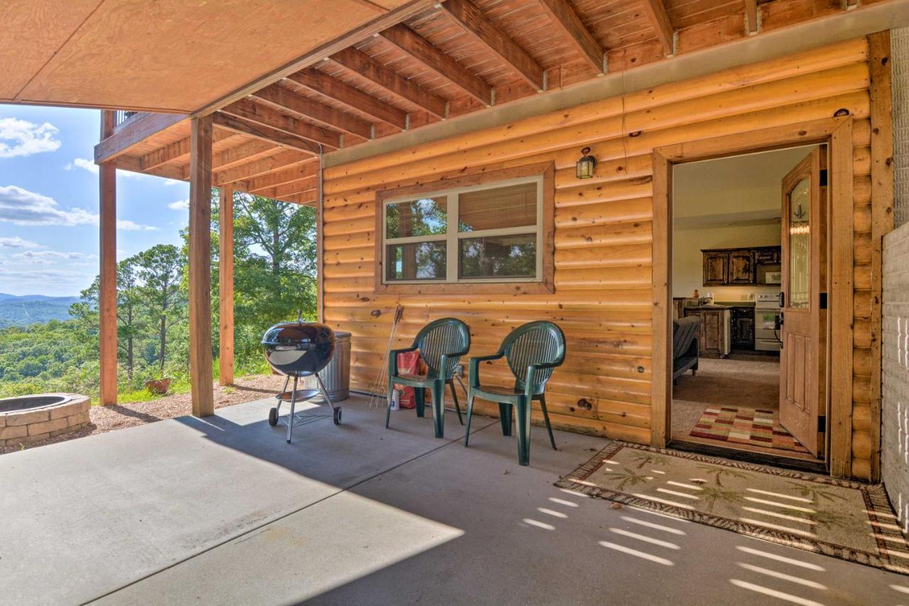 Spacious Log Cabin With Fire Pit And Game Room! Юрика Спрингс Экстерьер фото
