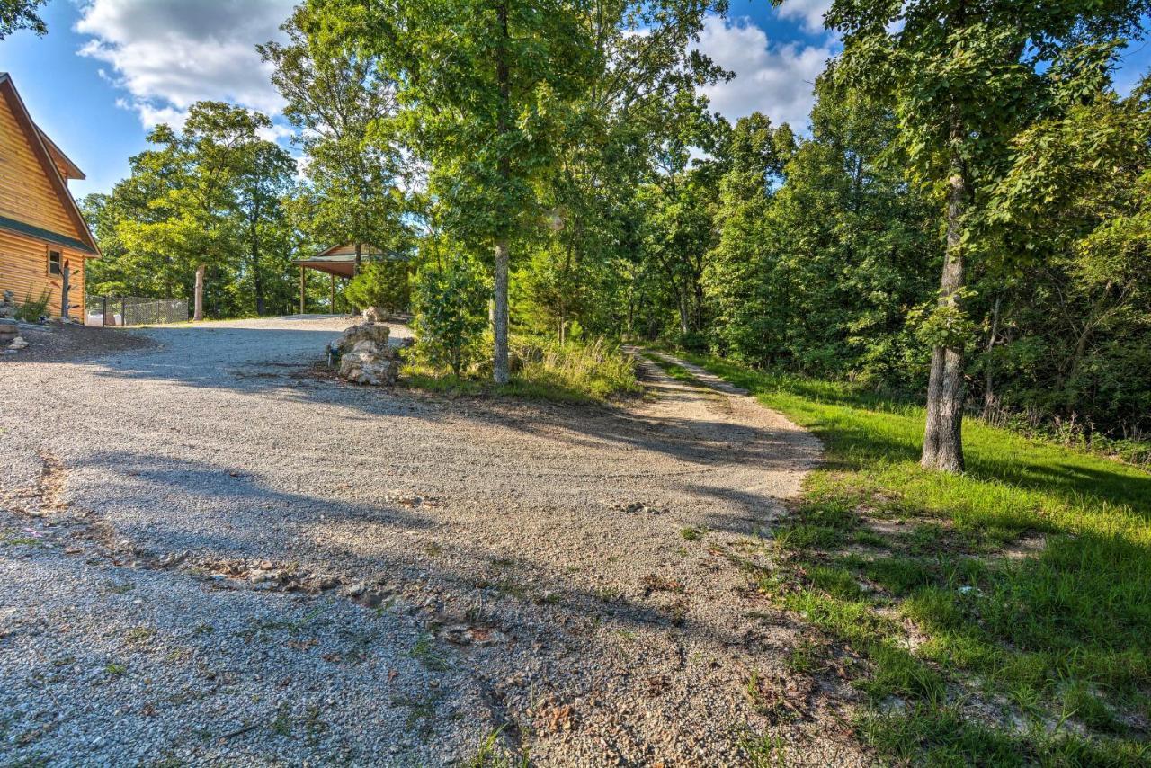 Spacious Log Cabin With Fire Pit And Game Room! Юрика Спрингс Экстерьер фото