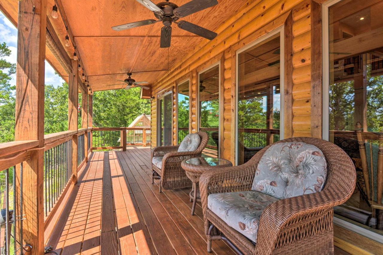 Spacious Log Cabin With Fire Pit And Game Room! Юрика Спрингс Экстерьер фото
